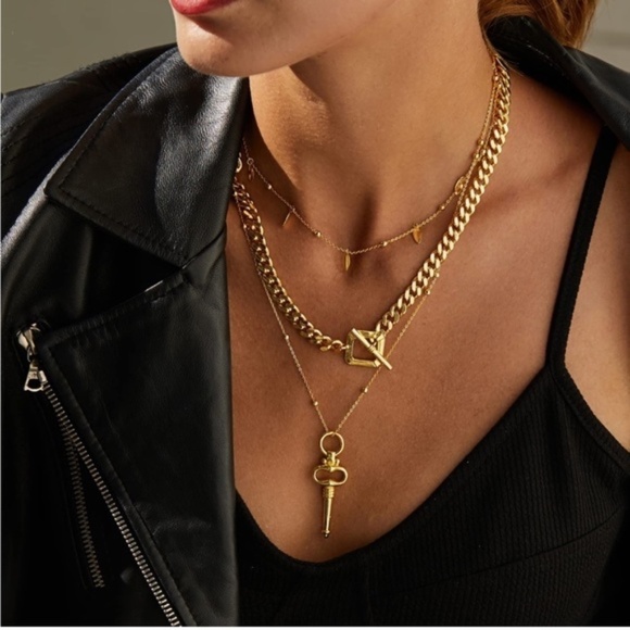 Gold 18k Gold Plated Key Pendant Necklace - Picture 3 of 3